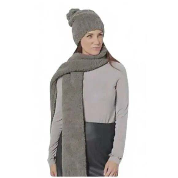 Barefoot Dreams Gray Scarf and Beanie Set - Picture 1 of 5